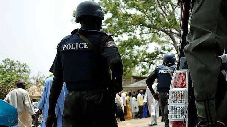 Police arrest six-worldfrontng.com